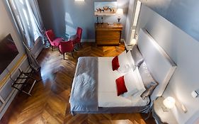 Palazzo Del Carretto-Art Apartments And Guesthouse